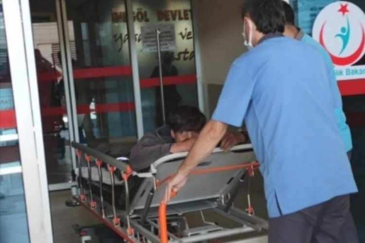 Bursa'da ağa&ccedil;tan &ccedil;apa makinesinin &uuml;zerine d&uuml;şen kişi yaralandı