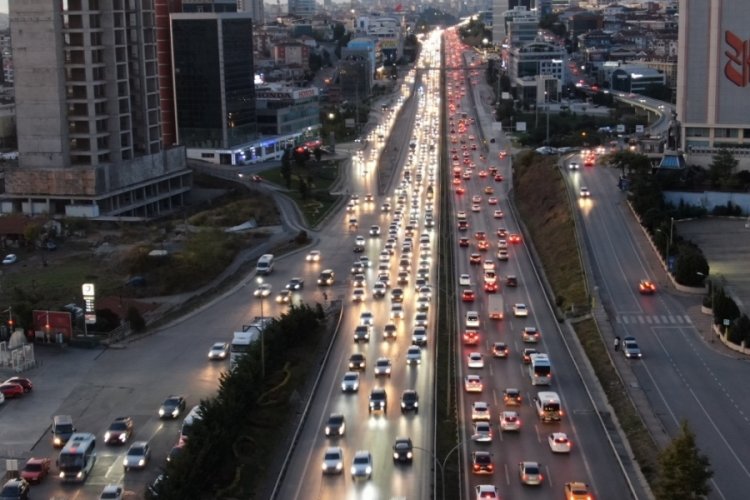 İstanbul'da trafik yoğunluğu y&uuml;zde 60'ı buldu