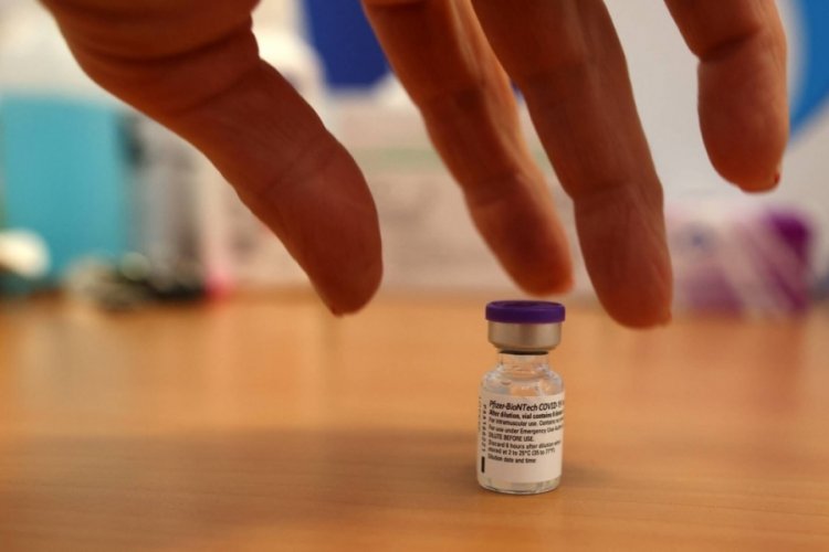 İsrail Covid-19'da 3. dozu zorunlu kılan ilk &uuml;lke oldu