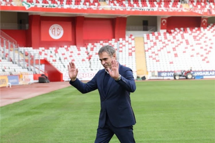 Antalyaspor'da Ersun Yanal ile yollar ayrıldı
