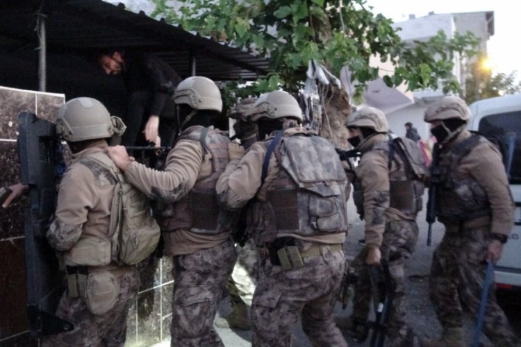 Bursa'da silah ka&ccedil;ak&ccedil;ılarına şafak operasyonu d&uuml;zenlendi