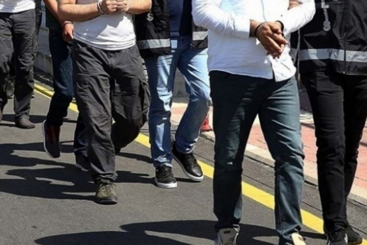 İzmir merkezli su&ccedil; &ouml;rg&uuml;t&uuml;ne operasyon: 34 g&ouml;zaltı