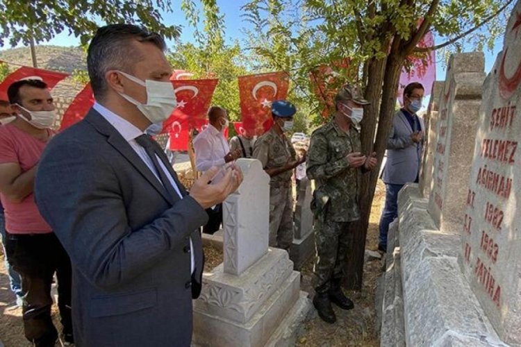 Mardin'de PKK'lı ter&ouml;ristlerin 28 yıl &ouml;nce katlettiği 8'i &ccedil;ocuk, 26 kişi dualarla anıldı