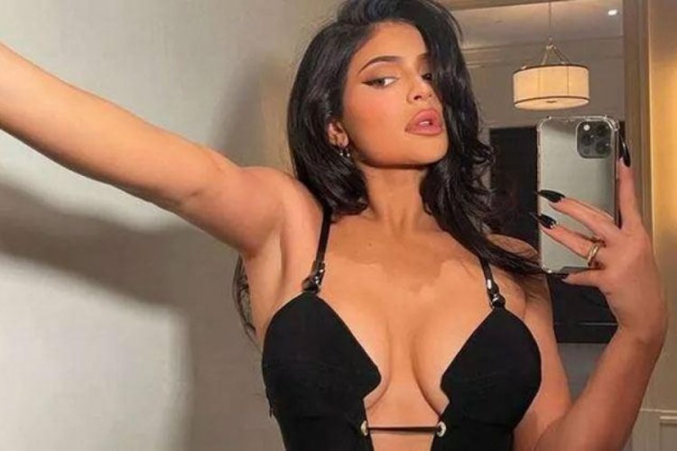 Reality şov yıldızı Kylie Jenner'ın mayo markasına tepkiler &ccedil;ığ gibi