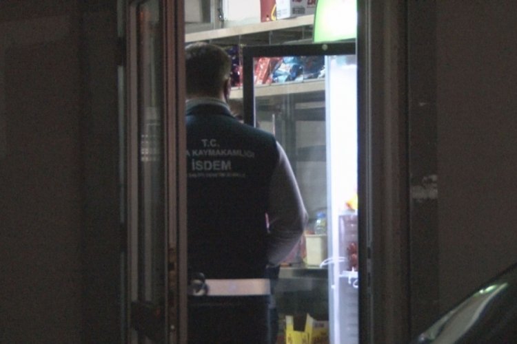 İzmir'de ortaokulda gıda zehirlenme ş&uuml;phesiyle 34 &ouml;ğrenci tedavi altına alındı