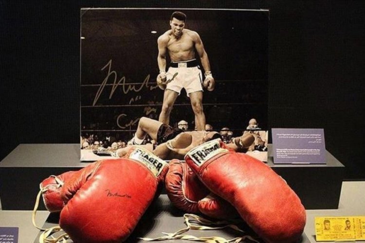 &Uuml;nl&uuml; boks&ouml;r Muhammed Ali'nin resimleri satıldı