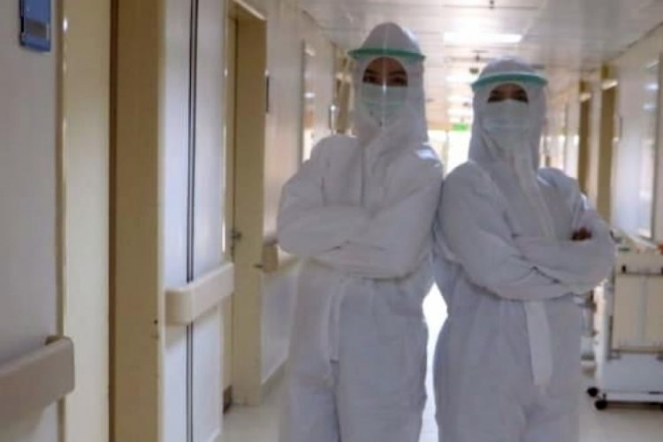 Bolu'da doktor anne- kız, aynı koronavir&uuml;s servisinde g&ouml;rev yapıyor