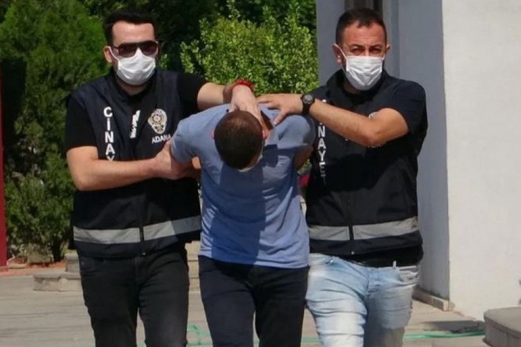 Adana'da bir şahıs arkadaşının kafasına sıktı, karşısına oturup bekledi