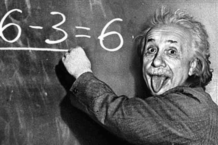 Bilim d&uuml;nyasını karıştıran iddia: Einstein 5 uzaylının cesedini inceledi