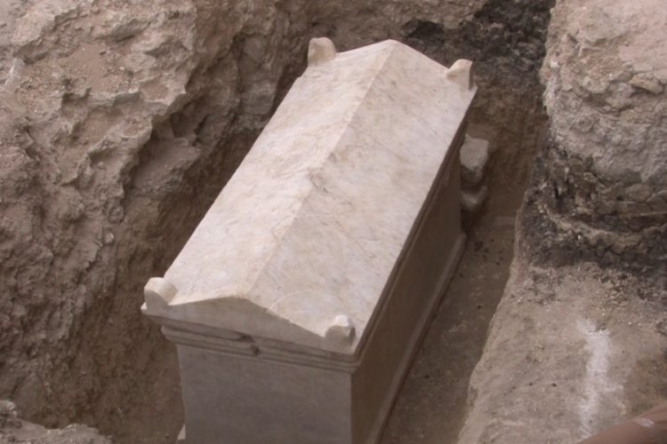 İstanbul'da arkeolojik &ccedil;alışmalarda 'sandık' tipi mezara rastlandı
