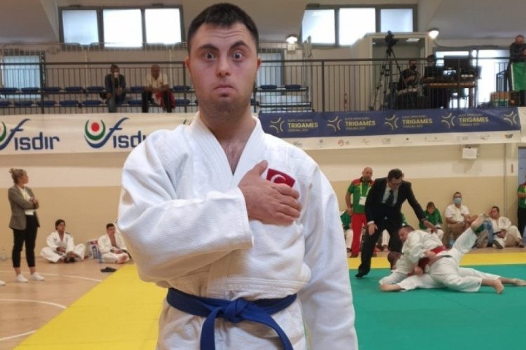 &Ouml;zel sporcular Talha Ahmet Erdem ve Doğukan &Ccedil;oşar, Avrupa şampiyonu oldu!