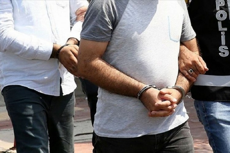 12 yaşındaki &ccedil;ocuğun ayakkabısıyla mast&uuml;rbasyon yaptı!