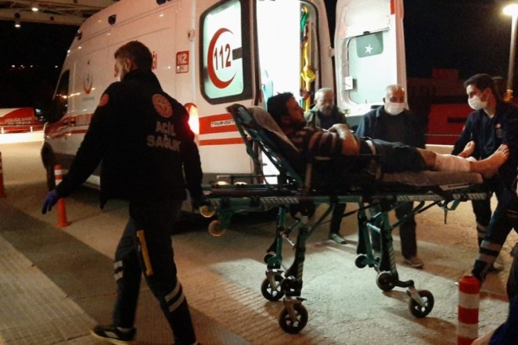 Husumetlisini &ouml;ld&uuml;rd&uuml; yetmedi ayırmaya &ccedil;alışan kişiyi de bacağından vurdu