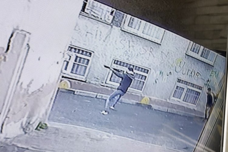İstanbul'un ortasında t&uuml;feklerle dehşet sa&ccedil;tılar
