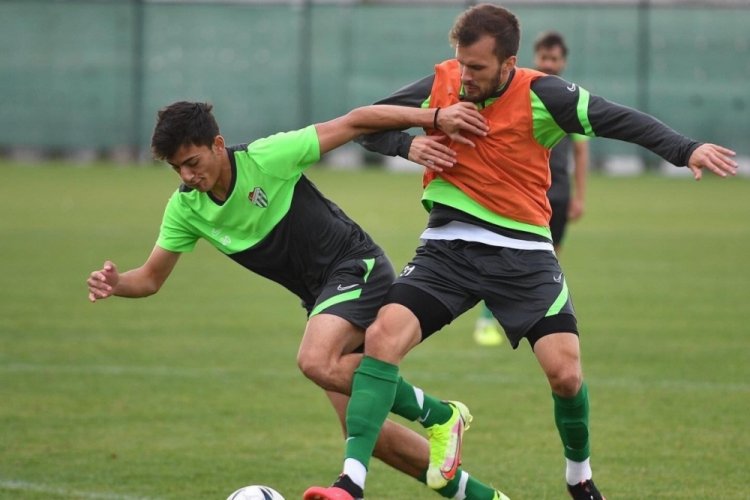 Bursaspor, pas ve s&uuml;rat &ccedil;alıştı