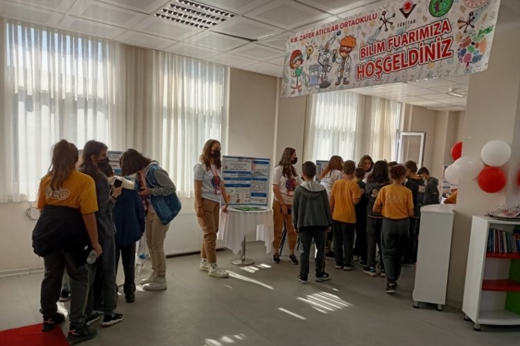 T&Uuml;BİTAK 4006 Bilim Fuarı Bursa'da Zafer Atıcılar Ortaokulu'nda&nbsp;d&uuml;zenlendi