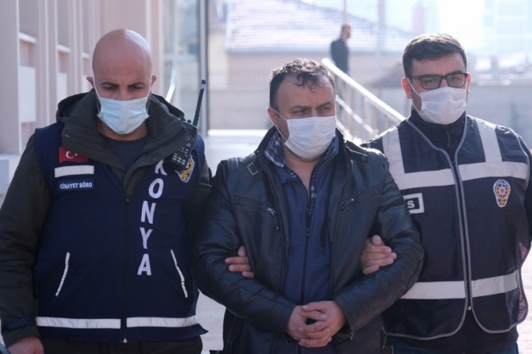 &Ccedil;ocuklarının g&ouml;z&uuml; &ouml;n&uuml;nde komşularını &ouml;ld&uuml;ren sanık, kendini b&ouml;yle savundu