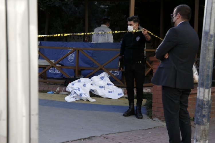 İstanbul Beyoğlu'nda parkta ölü bulundu