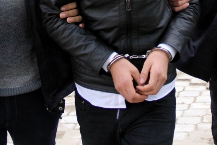 Bursa'daki FETÖ operasyonunda 3 kişi tutuklandı