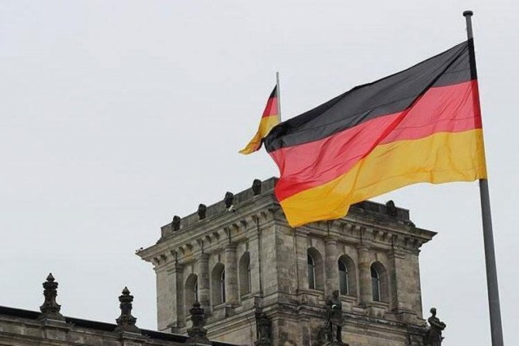 Almanya'da ihracat 15 ay sonra ilk kez düştü