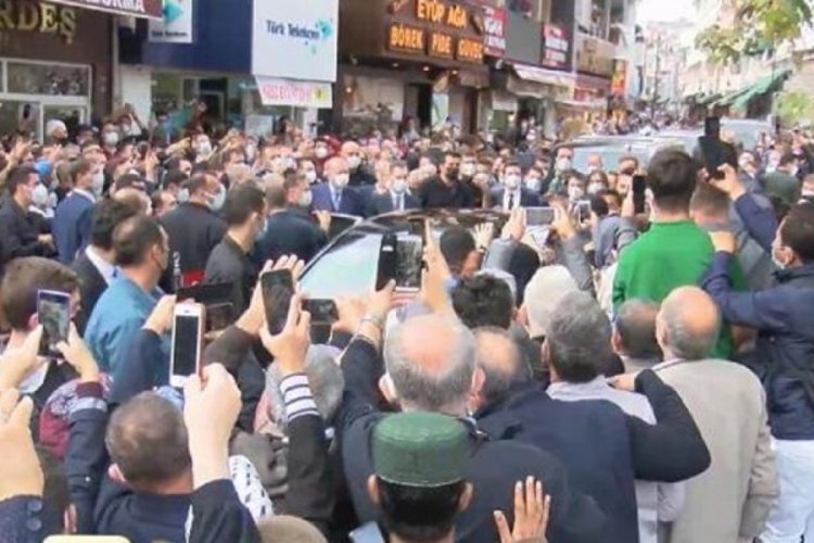 Cumhurbaşkanı Erdoğan Ey&uuml;psultan'da vatandaşlarla sohbet ger&ccedil;ekleştirdi