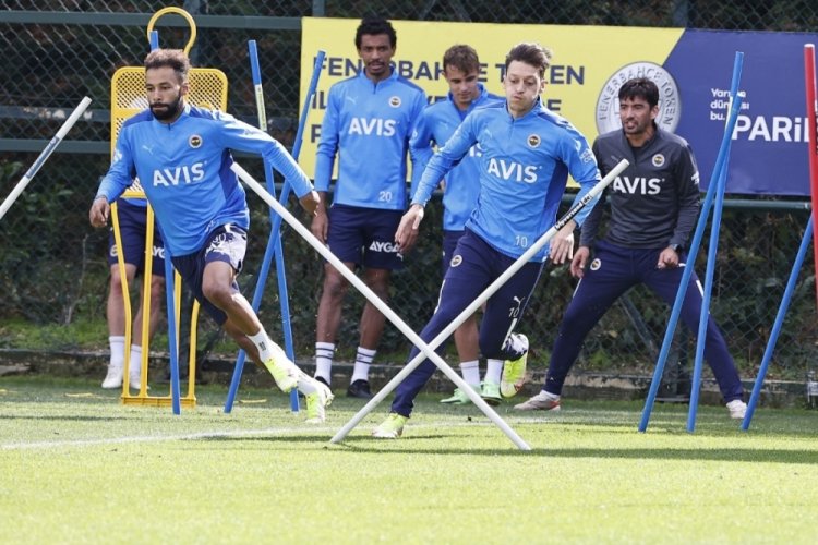 Fenerbah&ccedil;e, Trabzonspor ma&ccedil;ı hazırlıkları hız kesmeden s&uuml;r&uuml;yor