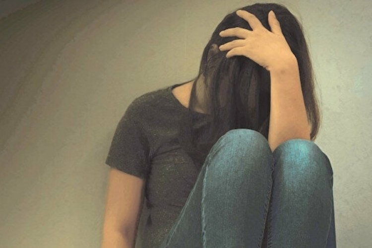 Antalya'da bir şahıs eve bırakayım diyerek aracına aldığı kadına cinsel saldırıda bulundu