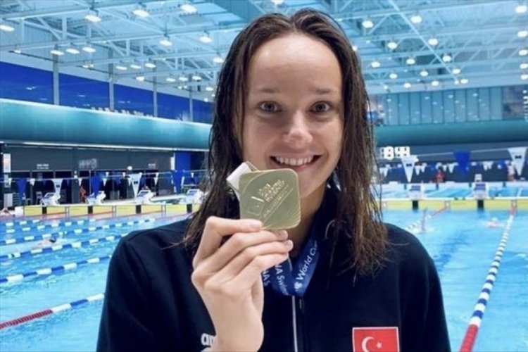 Milli yüzücü Viktoria Zeynep Güneş'ten altın madalya