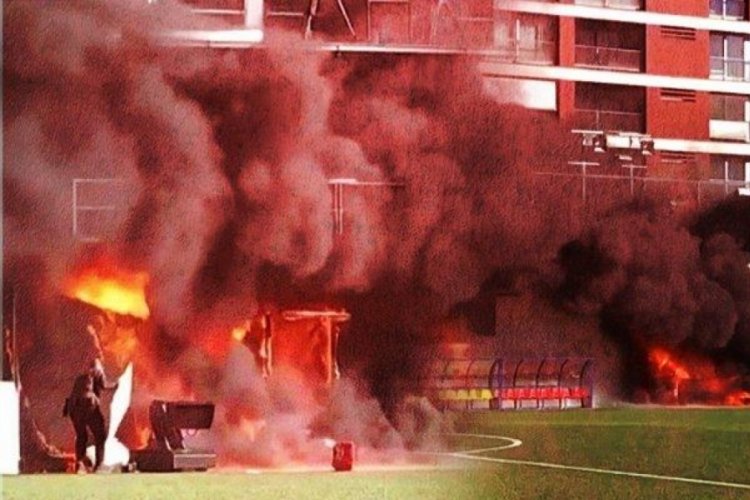Andorra-İngiltere ma&ccedil;ı &ouml;ncesi statta yangın &ccedil;ıktı