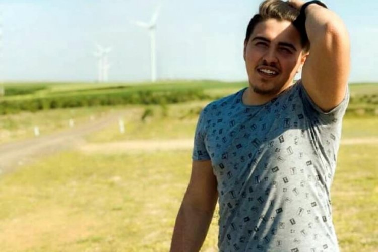 İzmir'de kız arkadaşını ağır yaraladığı bı&ccedil;akla yaşamına son verdi