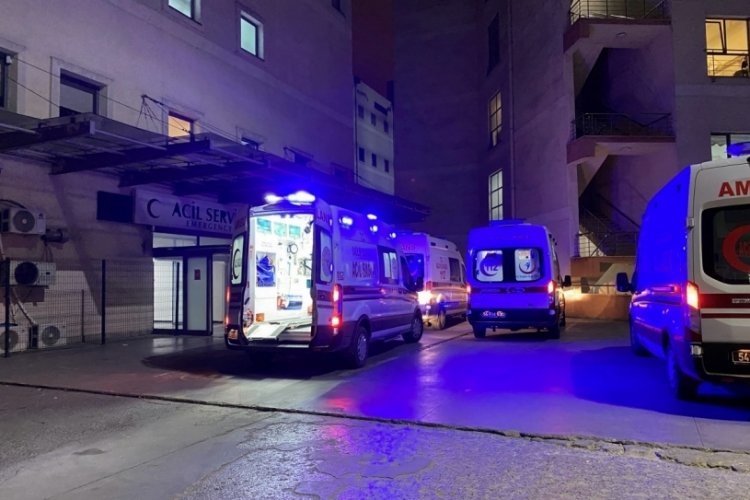 Yabancı uyruklu gençler arasında yan bakma kavgası!