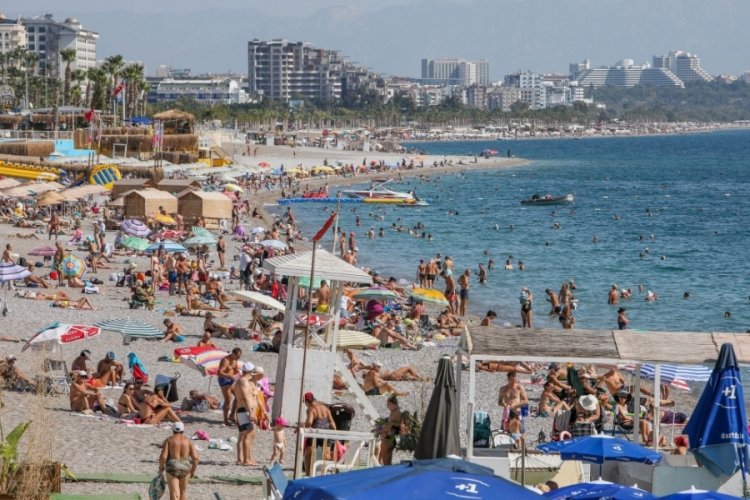 Antalya'da sahillerde ağustos manzarası!