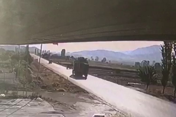 Tırla, traktörün çarpıştığı kaza anı güvenlik kamerasında