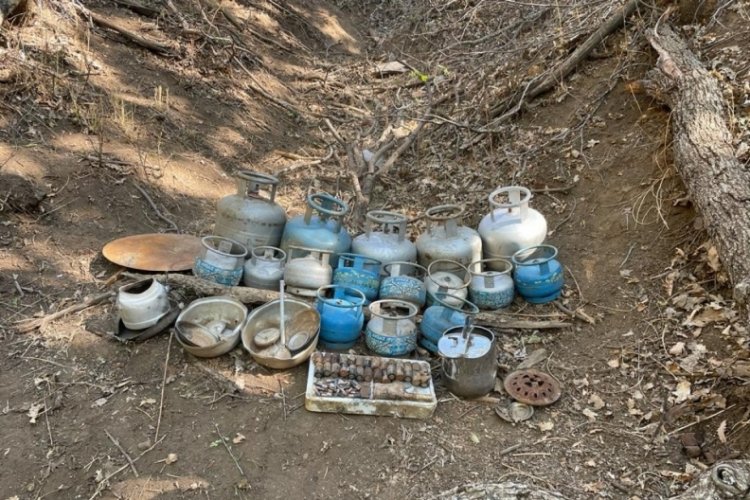 Muş'ta ter&ouml;r &ouml;rg&uuml;t&uuml; PKK'ya ait malzemeler ele ge&ccedil;irildi