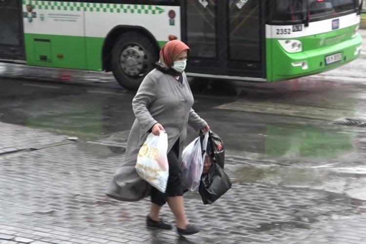 Bursalılar aniden bastıran yağmura hazırlıksız yakalandı