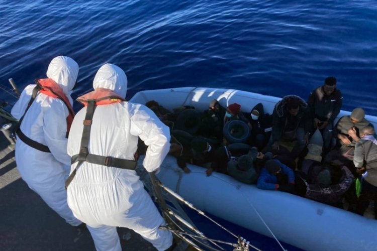 Marmaris'te 54 göçmen kurtarıldı