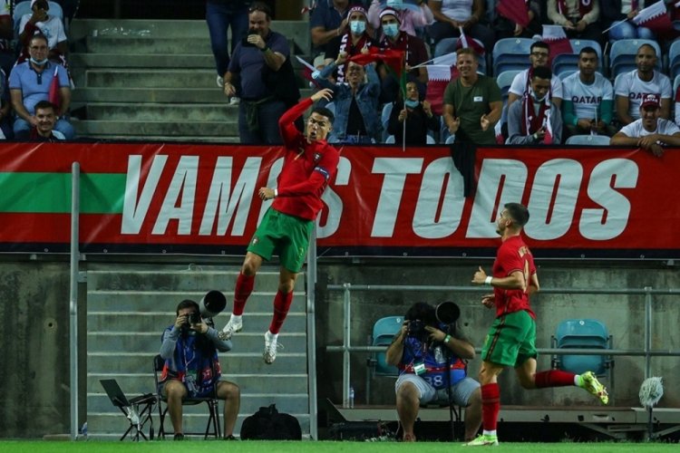 Ronaldo hat-trick yaptı, Portekiz farkla kazandı