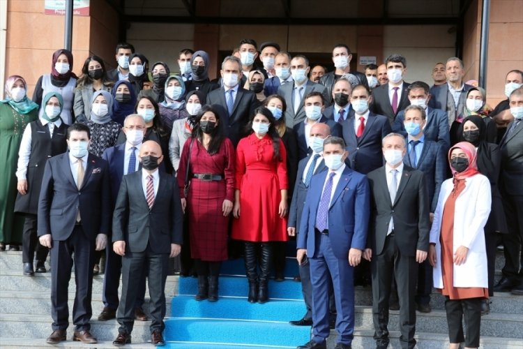 Milli Eğitim Bakanı Özer, Ağrı'da öğrencilerle bir araya geldi