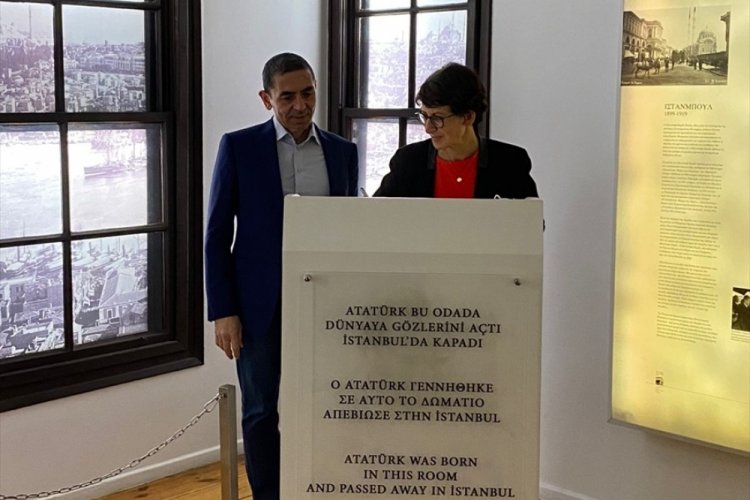 BioNTech'in kurucuları Türeci ve Şahin, Selanik'te Atatürk Evi'ni ziyaret etti