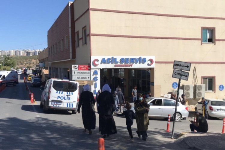 Şanlıurfa'da otomobil TIR'ın altına girdi: 1 &ouml;l&uuml;,1 yaralı