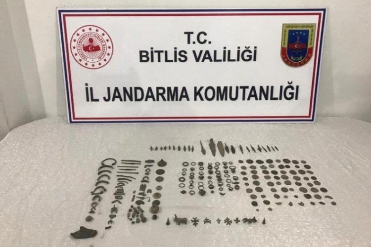 Bitlis'te tarihi eser operasyonunda 3 g&ouml;zaltı