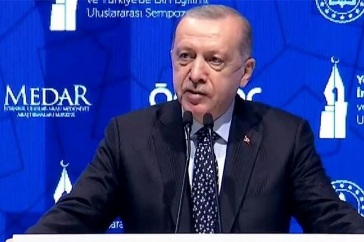Cumhurbaşkanı Erdoğan'dan a&ccedil;ıklama: İmam hatiplerin fetret d&ouml;nemini biz bitirdik