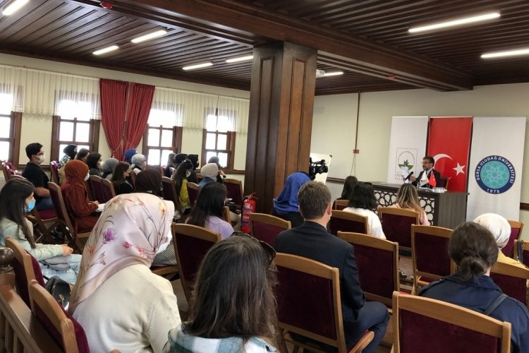 Şadırvanlı Han Eğitim Akademisi'nde 'Şehrengizler ve Bursa Şehrengizi' konuşuldu