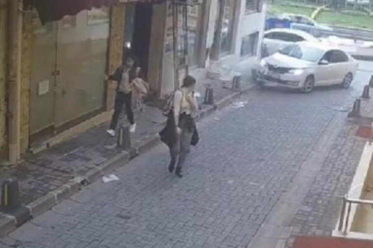 Turistler saniyelerle kurtuldu