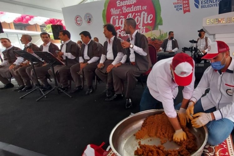 Esenler'deki festivalde 5 ton &ccedil;iğ k&ouml;fte dağıtıldı