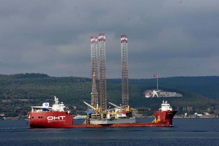 130 metre y&uuml;ksekliğindeki platform, &Ccedil;anakkale K&ouml;pr&uuml;s&uuml; altından ge&ccedil;irilecek
