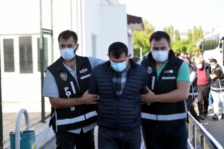 Adana'da ihale yolsuzluğu operasyonunda, Milli Eğitim M&uuml;d&uuml;r&uuml; ve yardımcısı ile 6 kişi tutuklandı