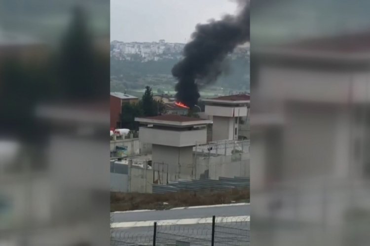 İstanbul Başakşehir'de gecekonduda çıkan yangına uykuda yakalandı