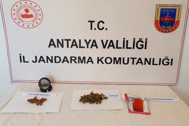 Antalya'da hediye görünümlü uyuşturucu paketi ekiplerin gözünden kaçmadı