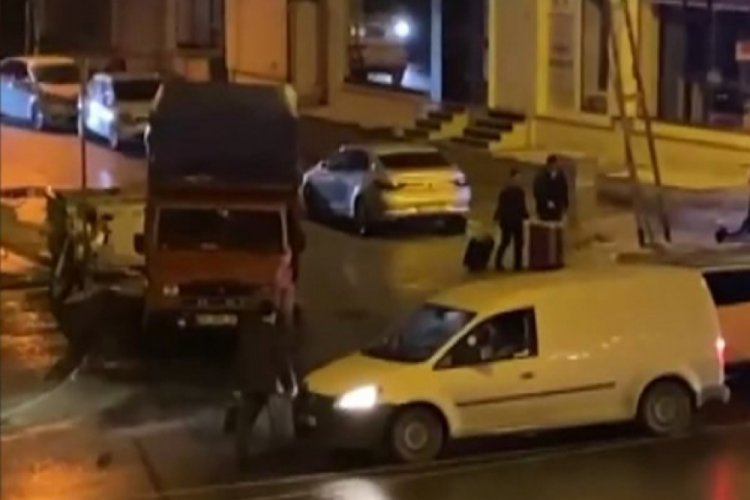 İstanbul Avcılar'da yolunu kestiği ara&ccedil;takilerden dayak yedi&nbsp;